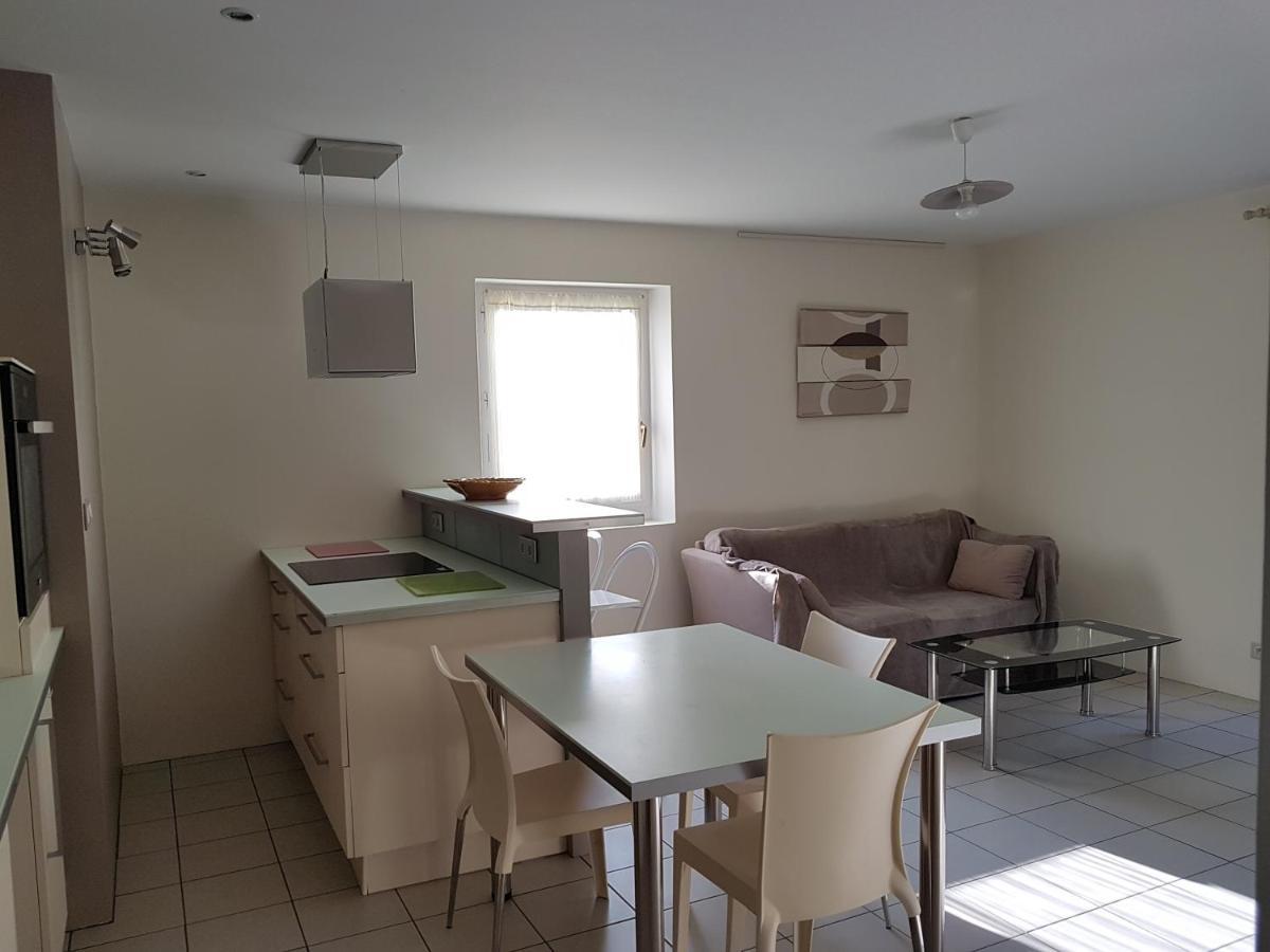 F2 En Rez De Jardin A Crest Apartment Exterior photo
